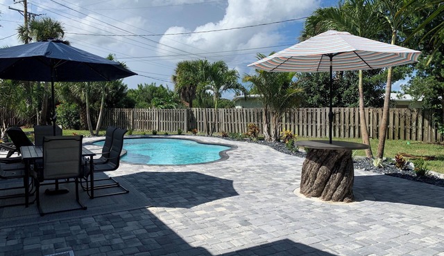Pelican Landing 3 Bed 2 Bath w Private Pool
