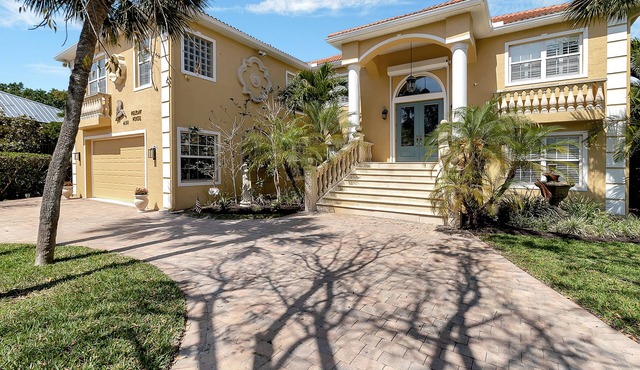 "Pelican Nest"Private Beach & Bay access & Pool 4bedroom 3bath