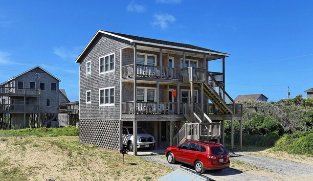 Pelican Place Cottage- Short walk to beach- Community Pool & Spa