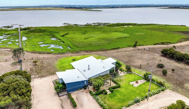 Pelican Point - 70D Thorpe Road, Clayton Bay