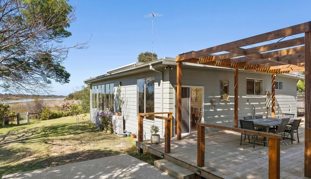 Pelican Point- Located next to Edwards Point Wildlife Reserve