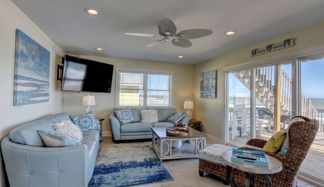 Pelican's Landing beachfront Home - recent 250K renovation
