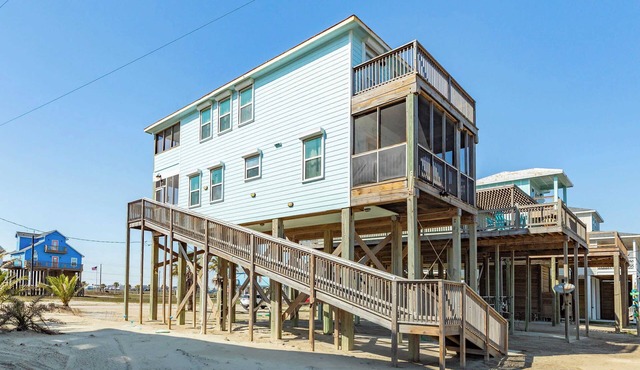 Pelican's Pass - Gorgeous Porches, Sun Deck, Ocean Views!