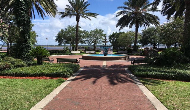 Pelican's Perch, located in Historic Downtown St.Marys GA. 1 bed room/1 bath