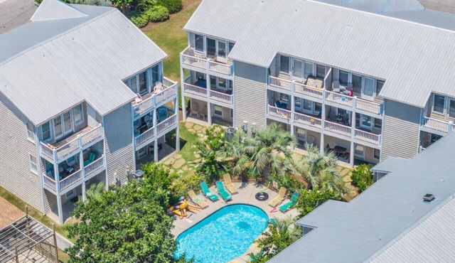 PELICAN`S REST OCEANVIEW + POOL + 200 STEPS TO BEACH