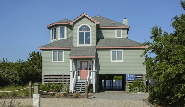 Pelican Shores: Private pool, 4 bedrooms, Whalehead Beach