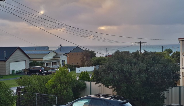 pelican view - see the sea in our peaceful family/pet-friendly elevated home