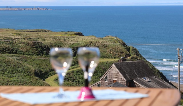 PELICAN VIEW WITH A SENSATIONAL 180 DEGREE OCEAN VIEW, LARGE EXPANSIVE DECK