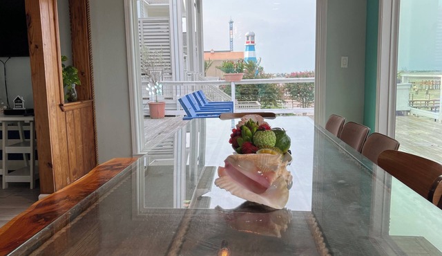 Pelicans Landing next to Kemah Boardwalk! Last Minute Rates text 713-425-9109