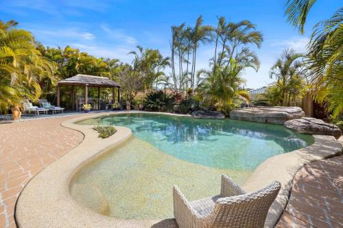Pelicans Rest Lake Cathie - pool, beach, aircon