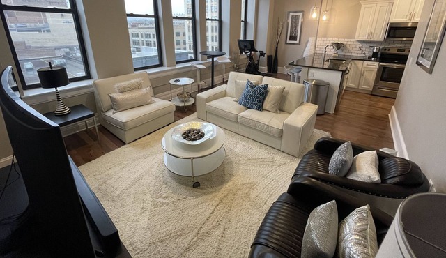 Peloton Bike+ 2bed/2bath BRAND NEW Penthouse Apartment