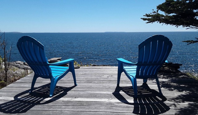 Pemaquid-4B/2BA Oceanfront Home on 12 private acres on Long Cove. Sleeps 8