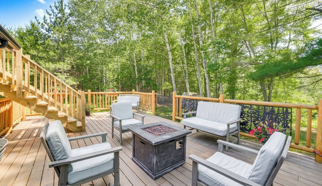 Pembine Cabin w/Expansive Yard, Fire Pit & Grill!