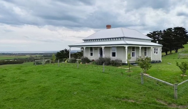 Pen-y-Bryn (Welsh for On Top of the Hill), Sweeping views of Wilsons Promontory