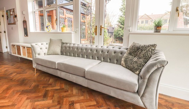 PENDLE VIEW, pet friendly, luxury holiday cottage in Great Harwood