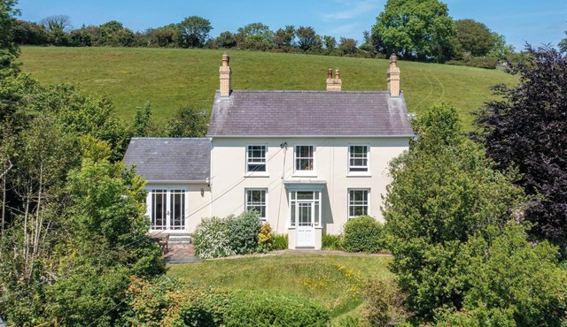 Pendre Farmhouse, Llwyndafydd