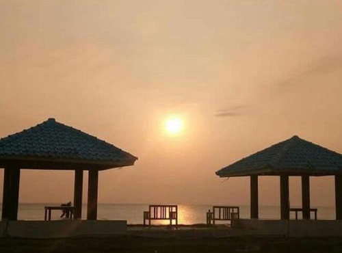 penginapan karanglaut santolo