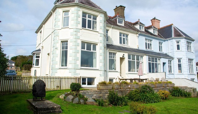 Pengolwg - sleeps 11 guests in 5 bedrooms