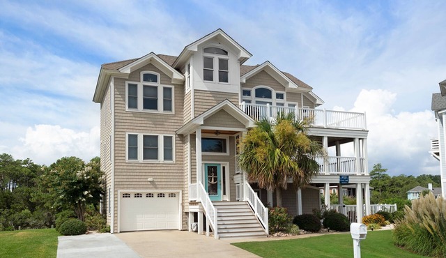 Peninsula 01: Private Saltwater Pool, Spa, Canal front w/10 feet of dock space