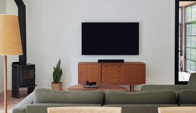 Peninsula House: a modern North Bruce waterfront