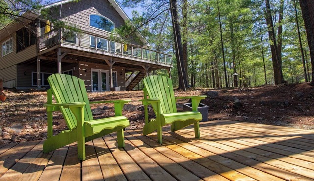 Peninsula Point - Five Bedroom Cottage, Sleeps 12