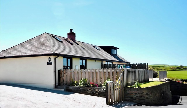 PENKENNA, pet friendly, with a garden in Crackington Haven