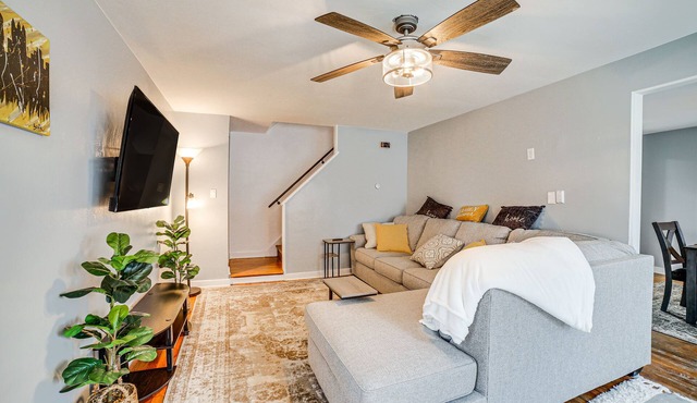 Penn Hills Home ~ 11 Mi to Pittsburgh