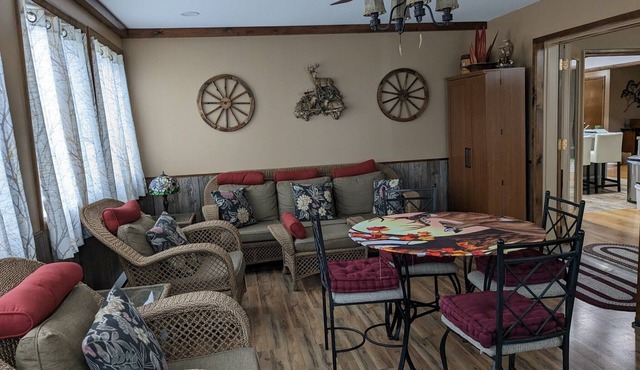 Penn State - Comfy home on the outskirts of Penn State Country