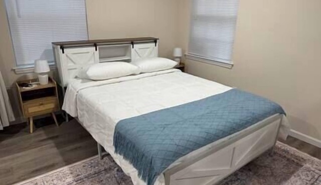 Penn Station Retreat – Studio w/Queen + Laundry