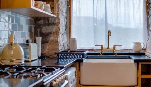 Penny Post Cottage - charming character cottage on the edge of the Lake District