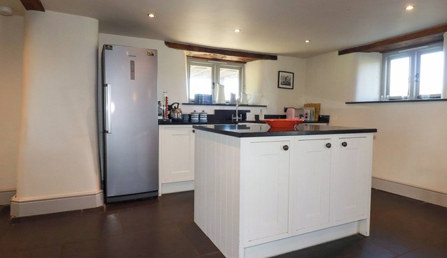 PENPETHY FARM, pet friendly, character holiday cottage in Tintagel