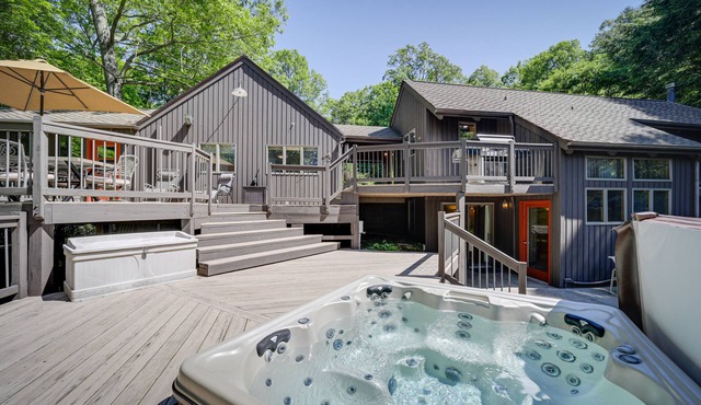 Penrose Vacation Rental w/Deck & Hot Tub