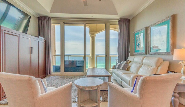 Pensacola Beach Penthouse w/View + Pool Access!