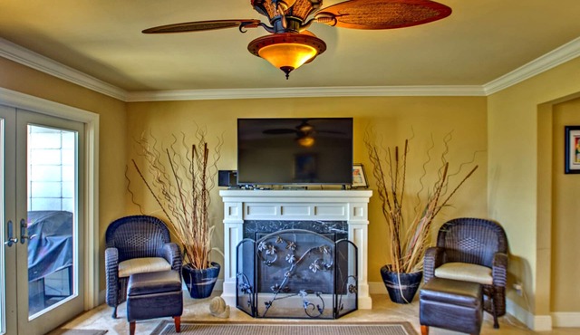 Pensacola Beach Secret, Luxurious Island Townhome, 3BR/2.5b