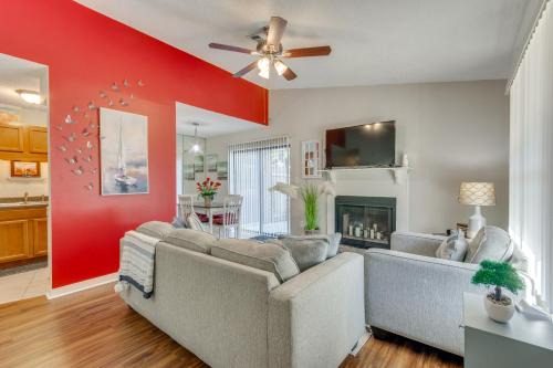Pensacola Condo with Patio by Hospitals and Dining