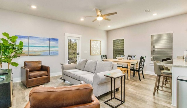 Pensacola Haven with Pool, Quiet Area - The Pearl