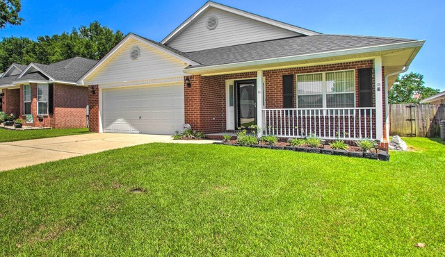 Pensacola Home ~ 2 Mi to Perdido Bay Beaches!