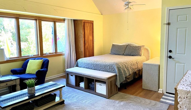 Pensacola Studio Apt near UWF Beaches & Downtown