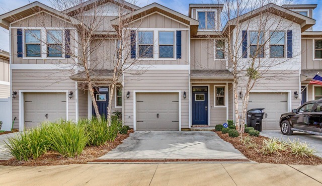 Pensacola Vacation Rental w/Community Pool!