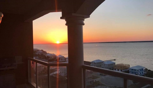 PensacolaBeachLuxuryCondoRental~1206T5~NauticalBrees~StunningSunsetsWillSleep10!