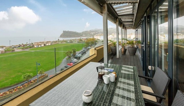 Penthouse 2 - Beachfront Spacious Apartment with Panoramic Sea Views