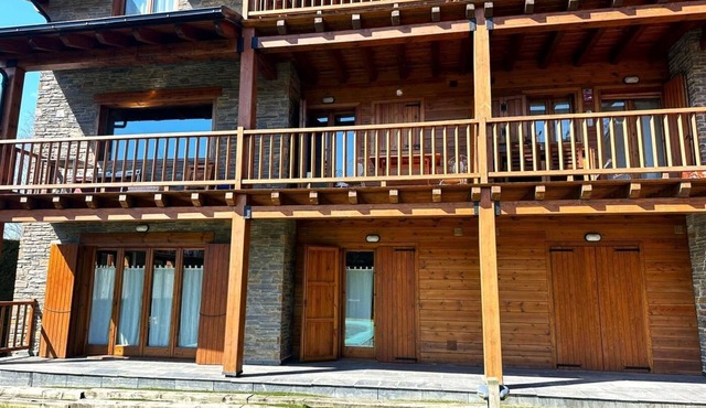 Penthouse 3 rooms Fireplace, Pool, Terrace & Wi-Fi