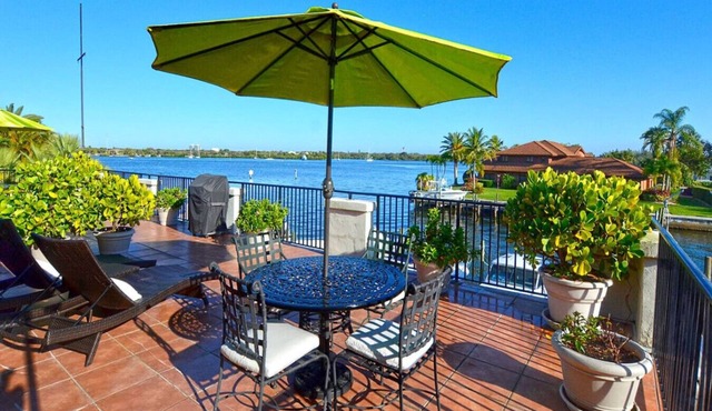 Penthouse #5 on Intracoastal Waterway