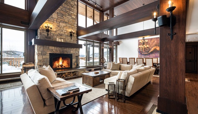 Penthouse, 9 bdr ski in/out, steps to Village