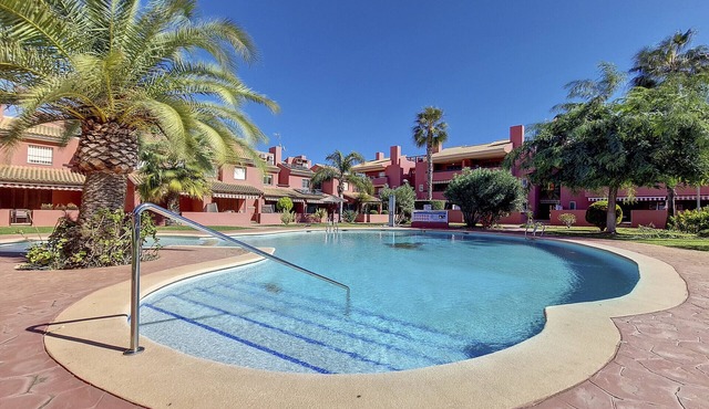 Penthouse apartment, pool view, Wi-Fi, Parking