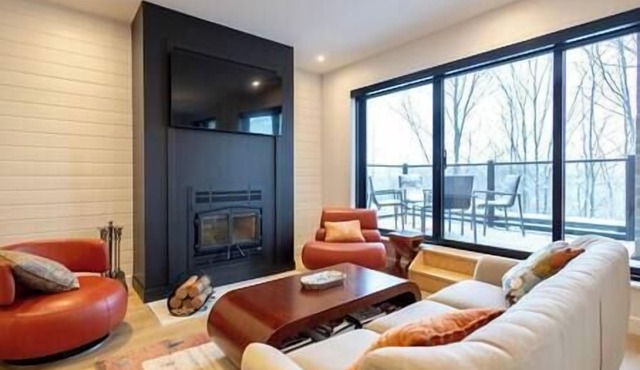 Penthouse at the foot of Mont Orford! Spas & Pool
