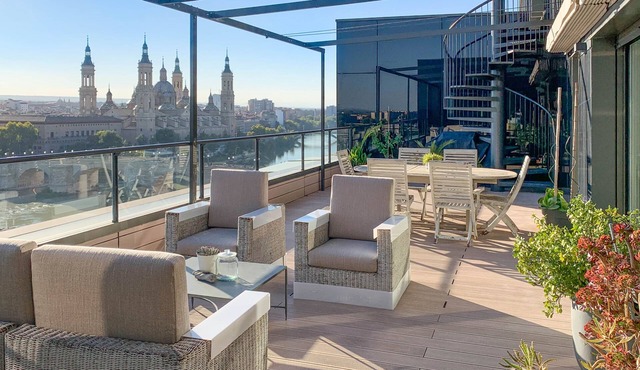 Penthouse best views of Pilar jacuzzi and garage