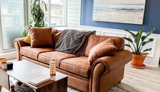 Penthouse Condo with Office Space in Central Toronto