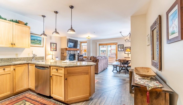 Penthouse Condo with Rooftop Deck & Village Views, Short Walk to Base/Gondola