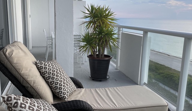 Penthouse Condo, with stunning ocean views